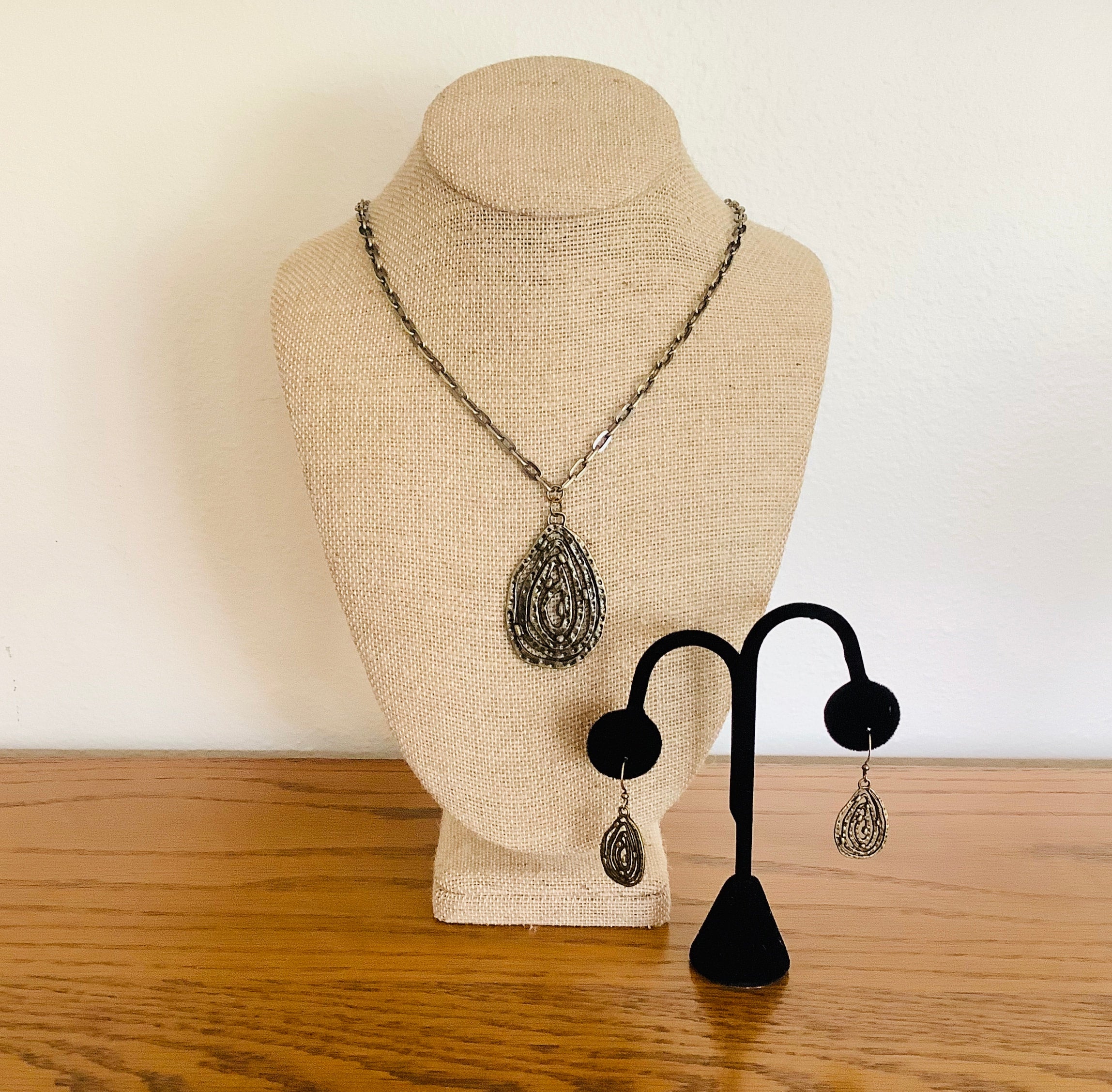 Tiki tease black necklace paparazzi shop